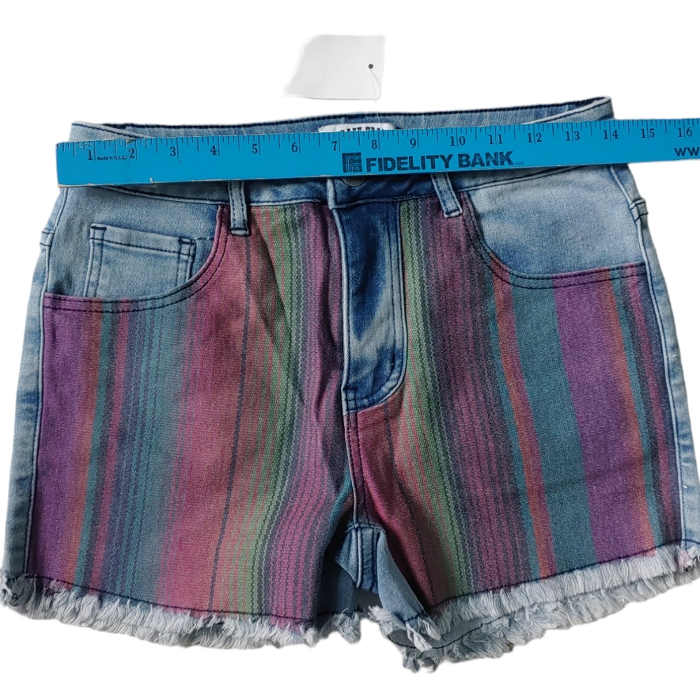 CRAZY TRAIN Jean Shorts Serape Denim Print Frayed Hem Size Medium - Picture 5 of 6